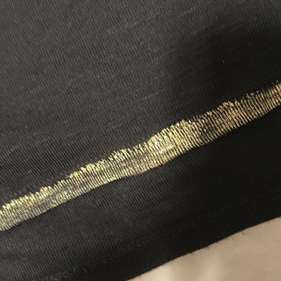 VINCE CAMUTO black top with hand painted gold trim. Size M - Picture 2 of 5